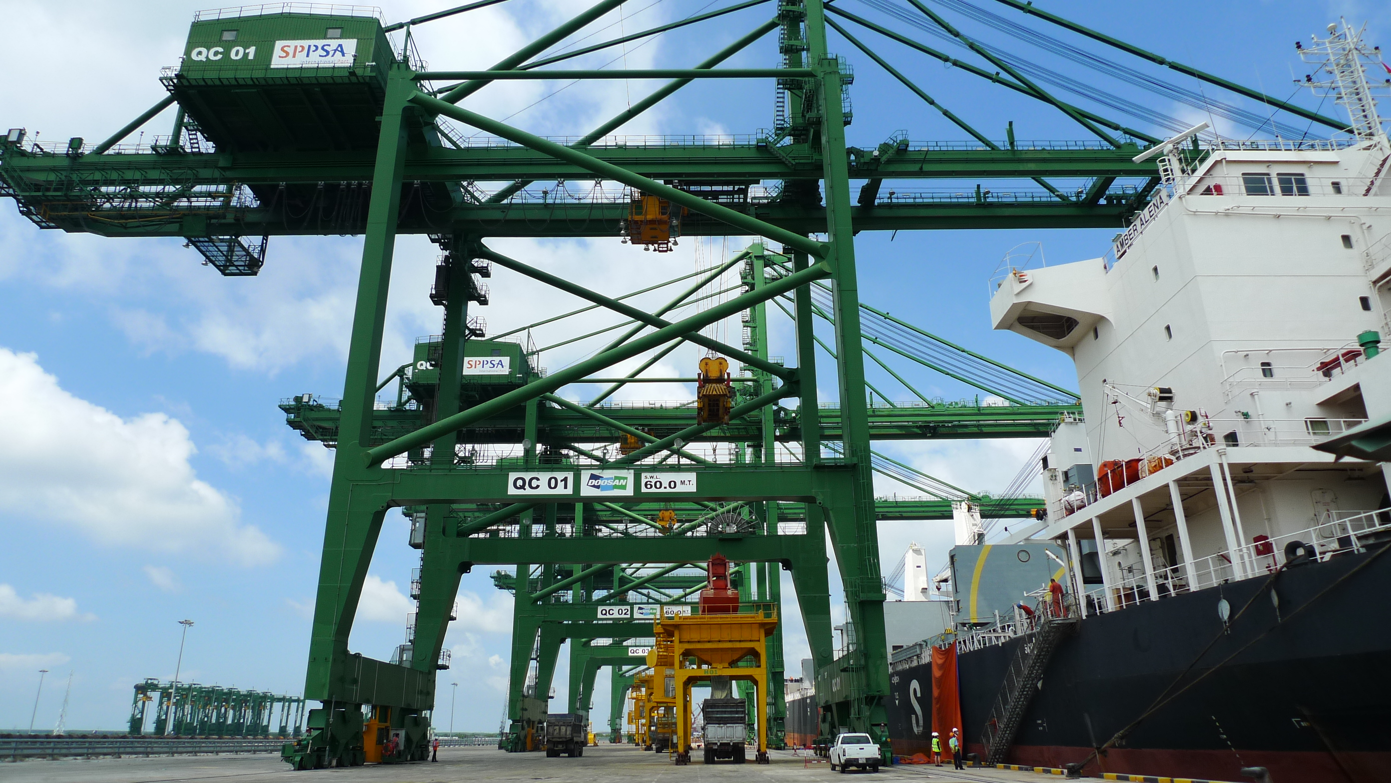 Home_BulkCargo_01.jpg